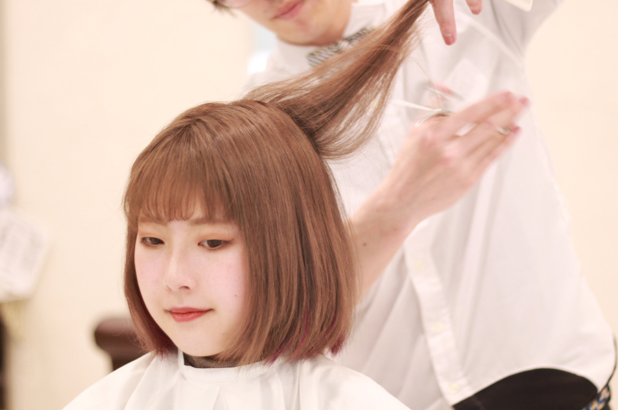 ボブ女性カット